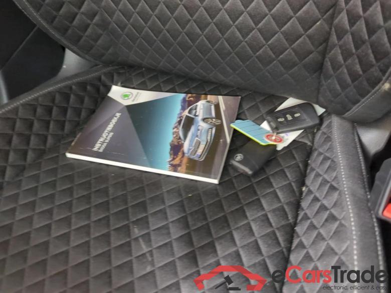 SKODA Superb Combi 110 kW #6