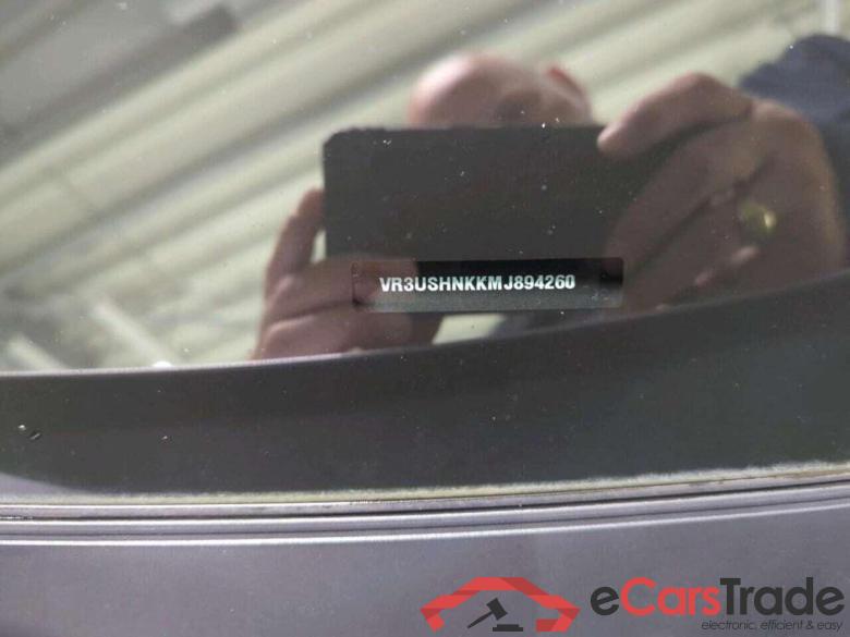 PEUGEOT 2008 1.2 PureTech Allure #6 PEUGEOT 2008 1.2 PureTech Allure #6