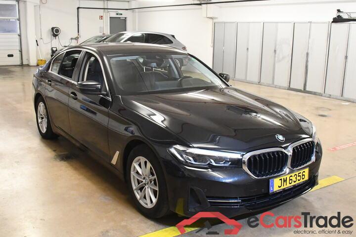 BMW 530e Plug-In Hybrid Aut. LED-Xenon LC-Pro Navi-Pro Ambient Leather KeylessGo Camera Klima PDC ... #2