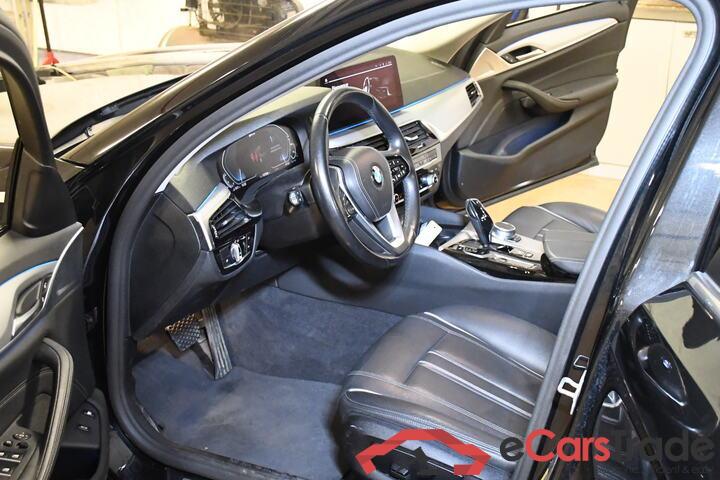 BMW 530e Plug-In Hybrid Aut. LED-Xenon LC-Pro Navi-Pro Ambient Leather KeylessGo Camera Klima PDC ... #4