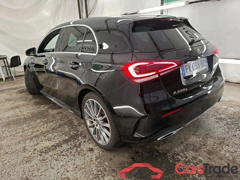 MERCEDES-BENZ Classe A Compact / 2018 / 5P / Berline A 250 e AMG Line 8G-DCT #2
