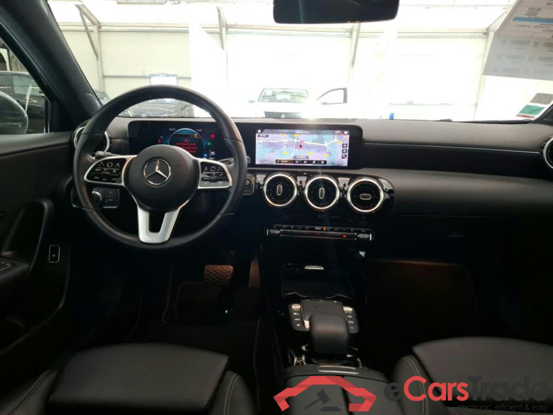 MERCEDES-BENZ Classe A Compact / 2018 / 5P / Berline A 250 e Business Line 8G-DCT #5