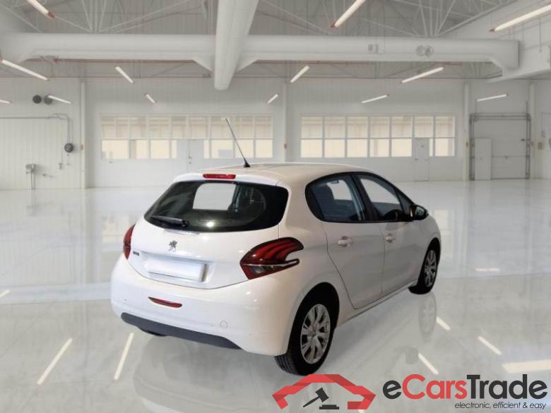 PEUGEOT 208 / 2015 / 5P / Berlina Van Active BlueHDi 75cv #2