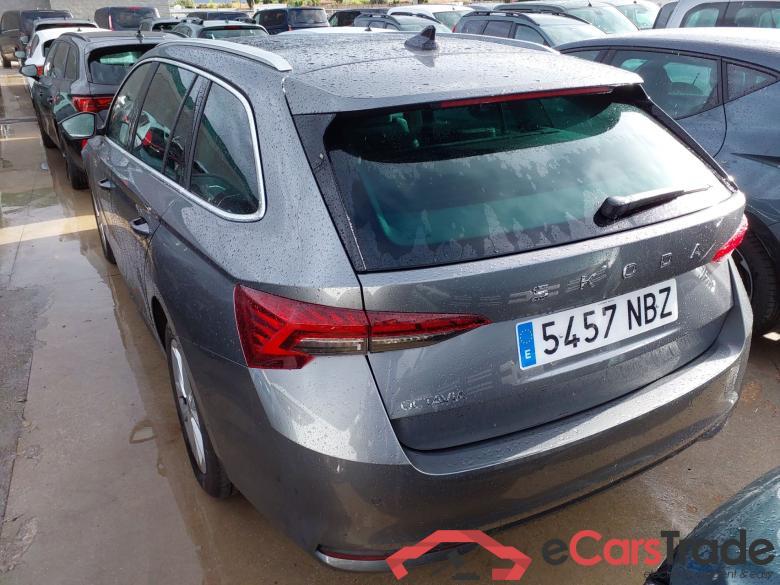 SKODA Octavia 2.0 TDI 110 kW (150CV) DSG 7 vel Automático Combi Design (Pano) #2