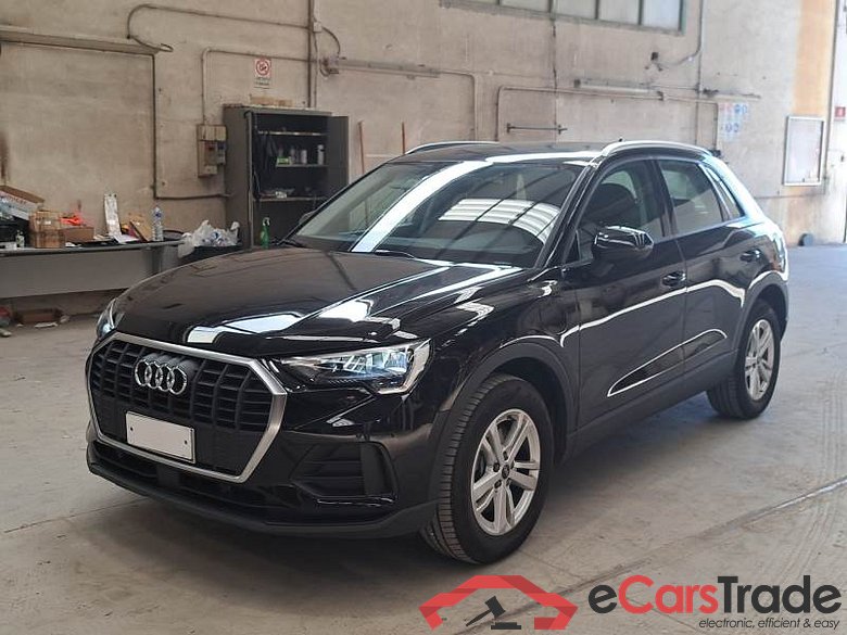 AUDI Q3 / 2018 / 5P / SUV 45 TFSI E S TRONIC BUSINESS #1