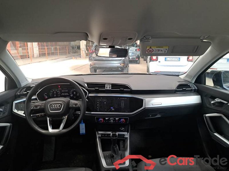 AUDI Q3 / 2018 / 5P / SUV 45 TFSI E S TRONIC BUSINESS #3