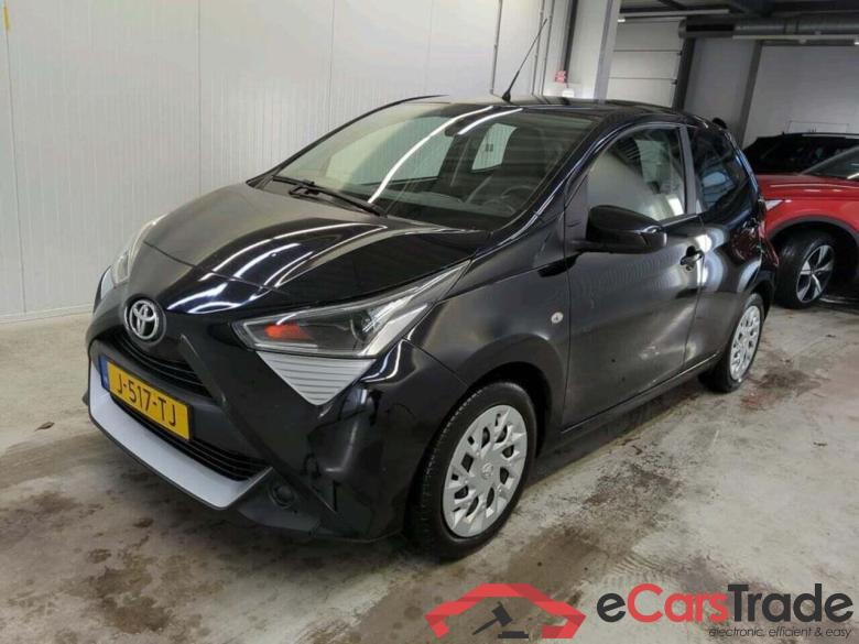 TOYOTA Aygo 1.0 VVT-i x-play #1