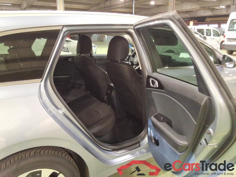 KIA CEE'D SPORTSWAGON 1.6 GDI PHEV BUSINESS LINE DCT #5