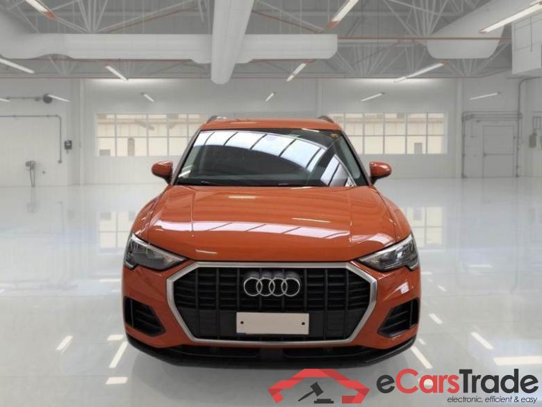 AUDI Q3 / 2018 / 5P / SUV 35 TFSI S TRONIC BUSINESS #6