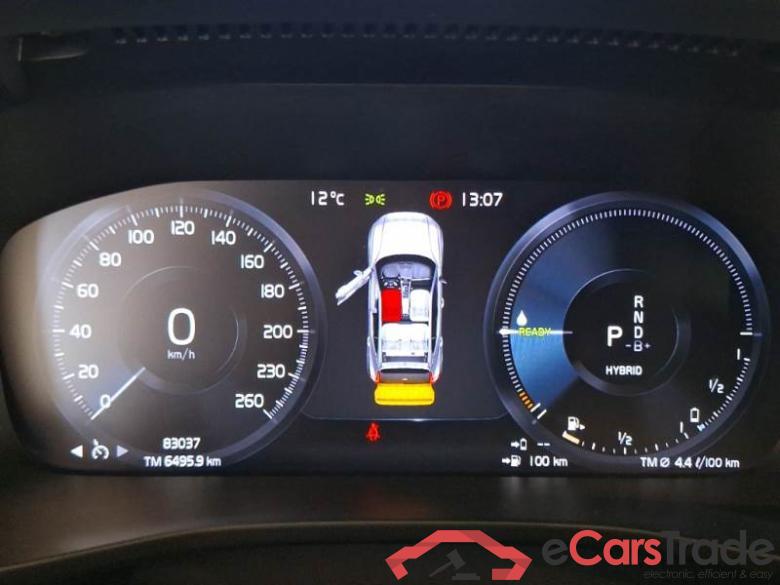 VOLVO XC40 / 2017 / 5P / SUV T4 PLUG-IN HYBRID AUTO RECH INSCRIP EXPR #4