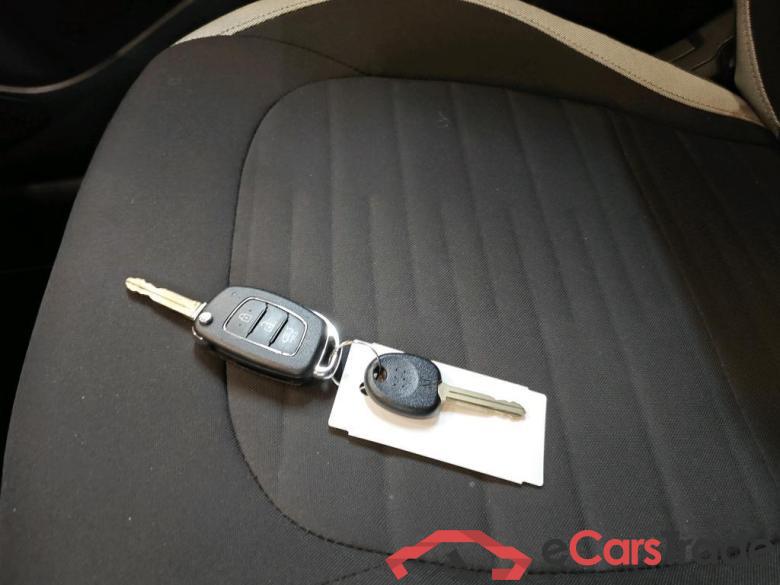 HYUNDAI i10 49 kW #5