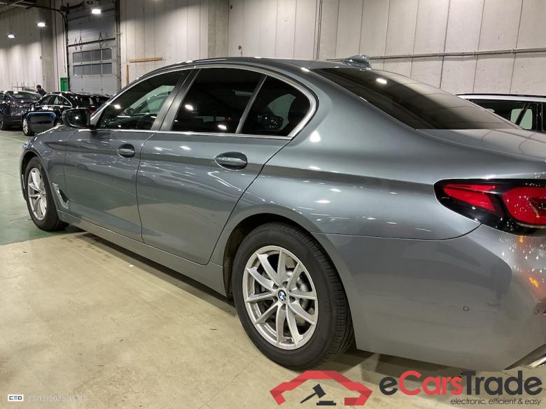 BMW 5-serie 2.0 520D 120KW AUTO #3