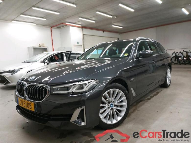 BMW - BMW 5 TOURING 530e 292PK First Class & Luxury Line With Power Heated Mem Comfort Seats & Head Up & Driving Assistant & Parking Assistant Plus   * HYBRID * #1
