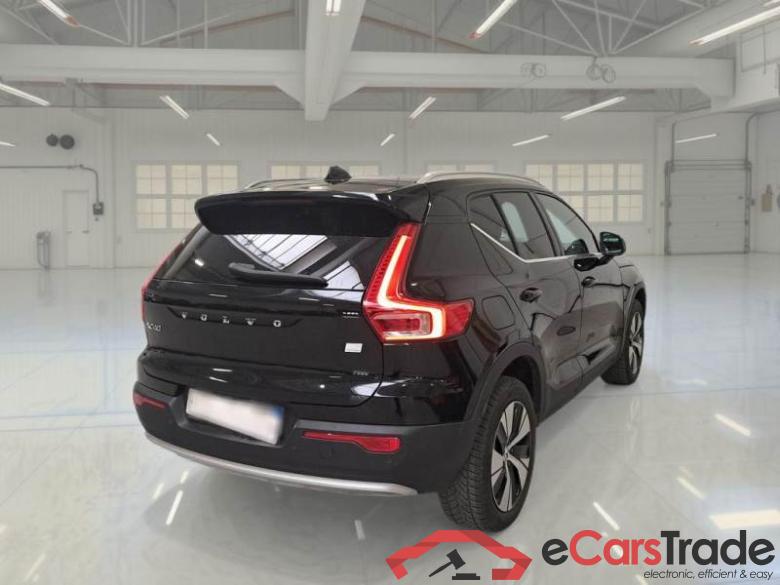 VOLVO XC40 / 2021 / 5P / SUV T4 RECHARGE PLUG-IN AUTO CORE #2