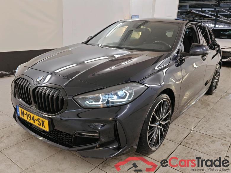 BMW 1 Serie 118iA M Sport 5d #1