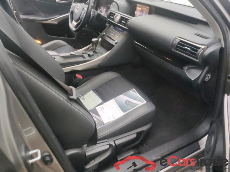 LEXUS IS / 2016 / 4P / sedán 2.5 300h Executive #6