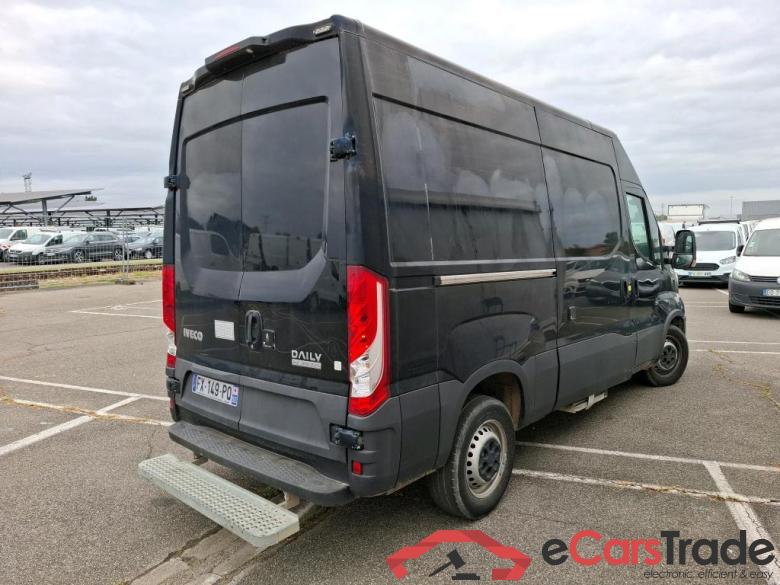 IVECO Daily / 2014 / 4P / Fourgon tôlé 2.3 35S16HA8 V11 H2 3520 / VENTE SANS CG #3