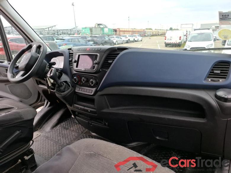 IVECO Daily / 2014 / 4P / Fourgon tôlé 2.3 35S16HA8 V11 H2 3520 / VENTE SANS CG #5