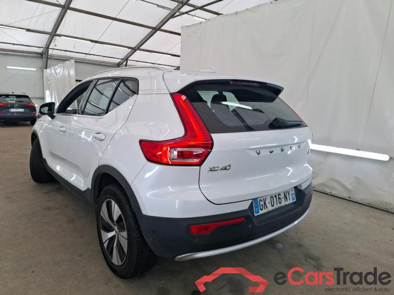 VOLVO XC40 / 2022 / 5P / SUV Recharge T4 211 DCT7 Plus #2