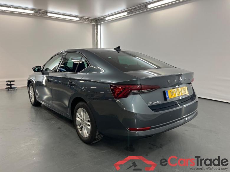 SKODA OCTAVIA 1.0 e-TSI Business Edition #3