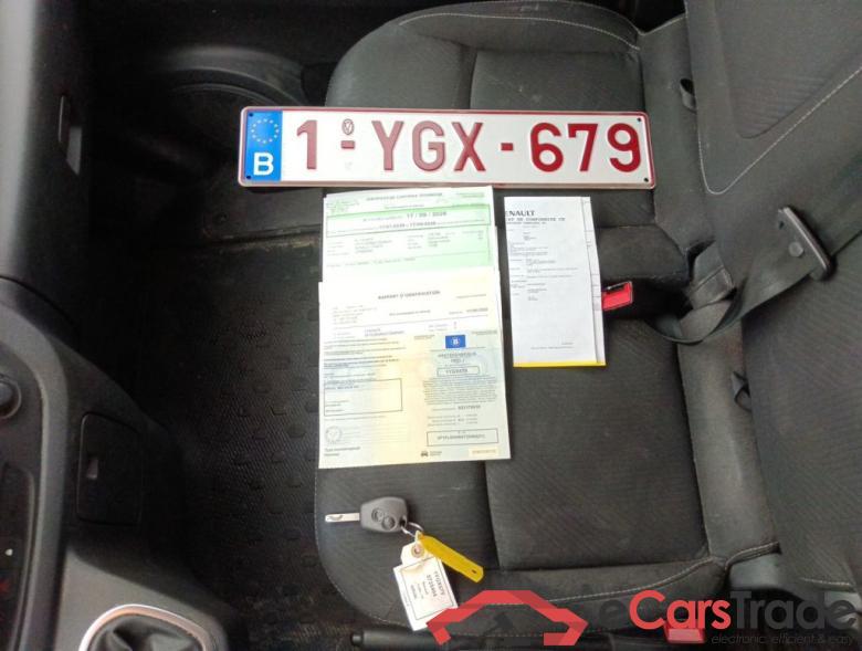 Renault Trafic L1H1 dCi 95 Grand Confort 2.7T 4d #4