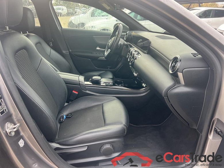 MERCEDES-BENZ Clase A / 2018 / 4P / sedán Sedán A 250 e #6