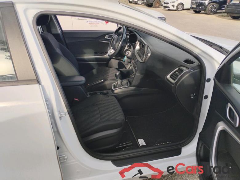 KIA Ceed / 2018 / 5P / berlina con portón 1.0 T-GDi 88kW (120CV) Concept #6