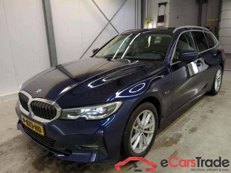 BMW 3-serie Touring 330e Bns Ed.P #1