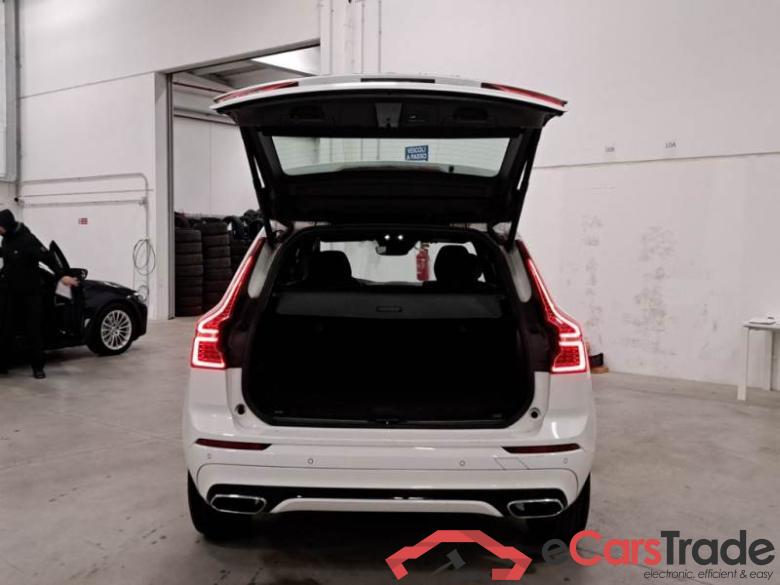 VOLVO XC60 / 2017 / 5P / SUV B4 AWD GEARTR. R-DESIGN #5