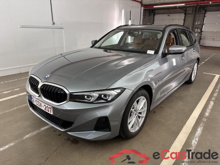 BMW 3 Reeks Touring 3 Reeks Touring 320e (150 kW) (PHEV) 150kW/204pk  5D/P Auto-8