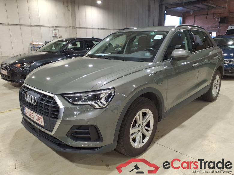 AUDI Q3 1.4 45 TFSI E S TRONIC