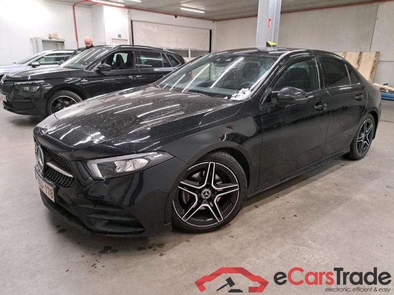 MERCEDES - MER A BERLINE 180 136PK Business Solution AMG & Smartphone Integration * PETROL *