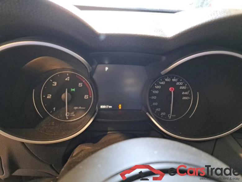 ALFA ROMEO STELVIO / 2017 / 5P / SUV 2.2 TURBO D 160CV ROSSO EDIZIONE AT8 RWD #4