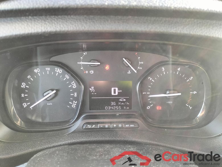 OPEL Vivaro / 2019 / 4P / furgón 1.5 Diésel 88kW (120CV) M Std Select #4