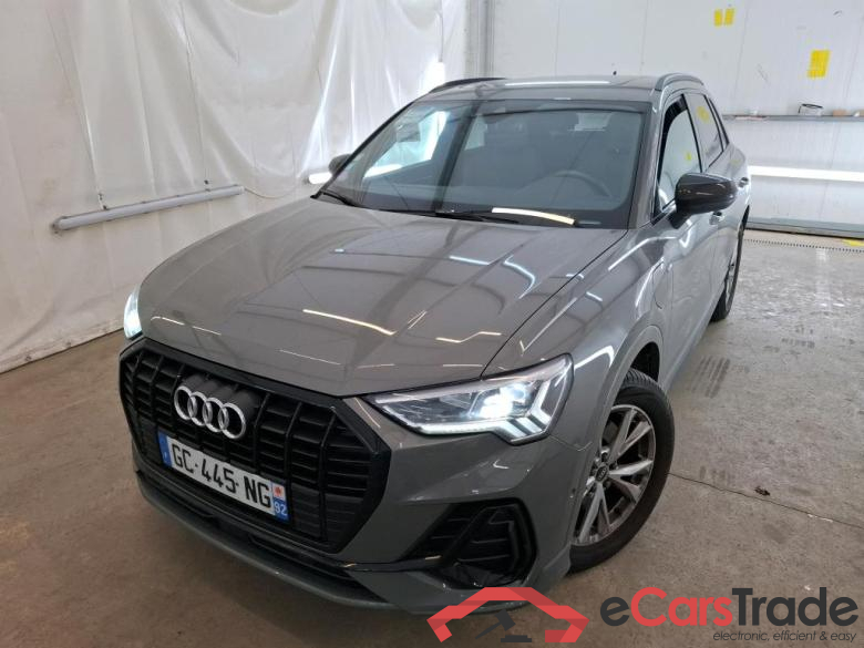 AUDI Q3 / 2018 / 5P / SUV 45 TFSI E 245 S TRONIC S LINE