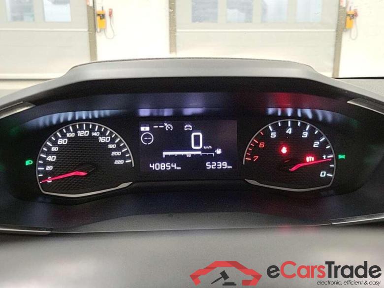 PEUGEOT 208 1.2 Active #4