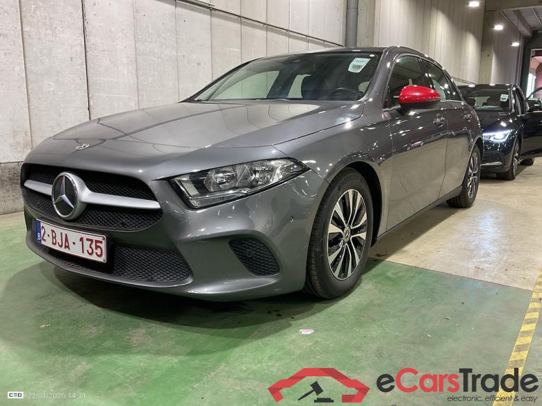 MERCEDES-BENZ A-CLASS 1.3 A 180 ESSENTIAL LINE DCT #1