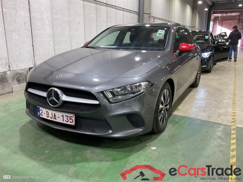 MERCEDES-BENZ A-CLASS 1.3 A 180 ESSENTIAL LINE DCT #2