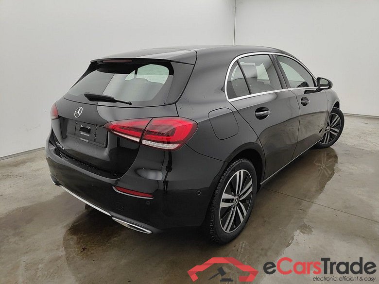 Mercedes-Benz A-Klasse A 250 e Business Solution 5d #2
