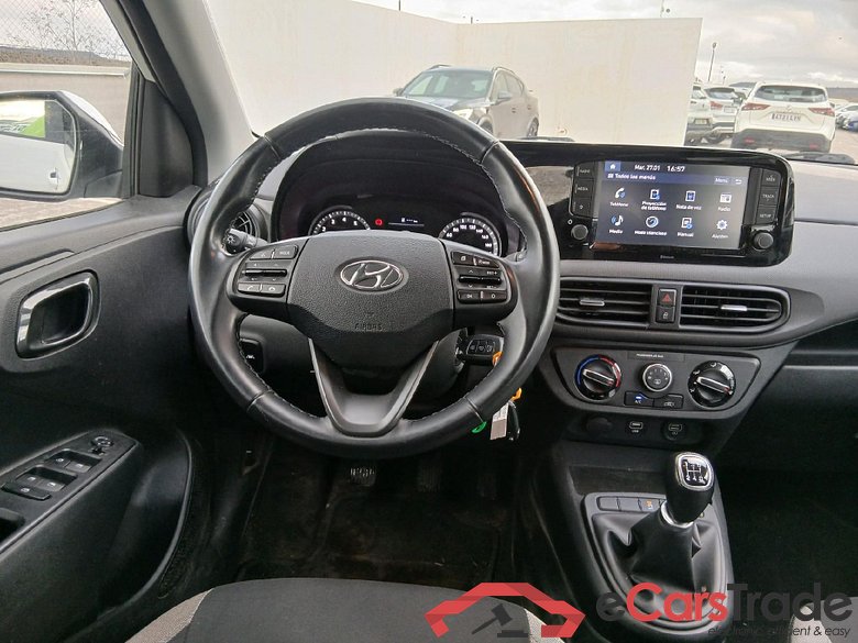 HYUNDAI i10 / 2020 / 5P / berlina con portón 1.0 Klass #3