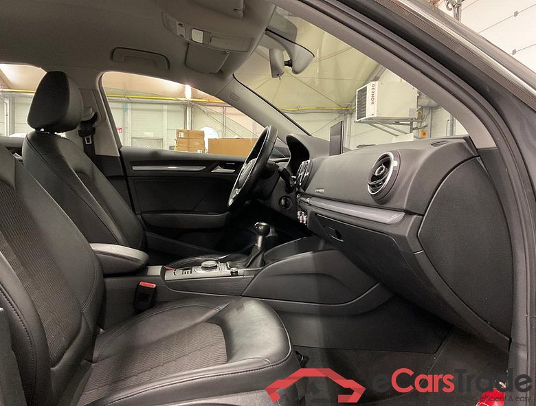 AUDI A3 Sportback Audi A3 Sportback Ambiente 2.0 TDI quattro 110(150) kW(ch) 6 vitesses #5