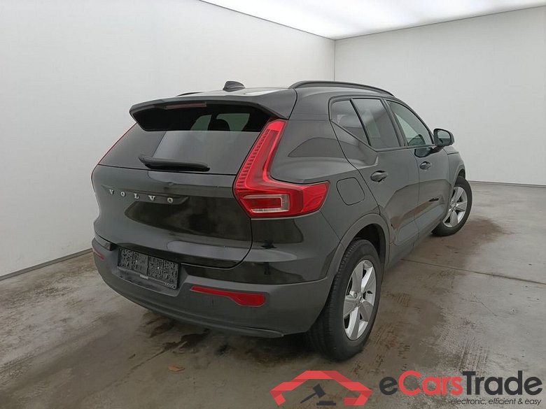 Volvo XC40 T2 Momentum Core 5d #2