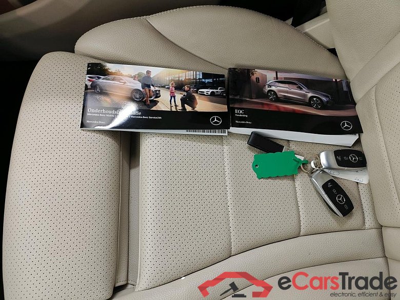 Mercedes-Benz EQC EQC 400 4MATIC Business Solution Luxury 5d #4