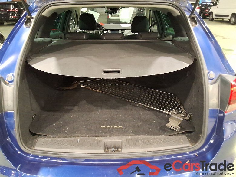 OPEL ASTRA SPORTS TOURER DIESEL - 2 1.5 Turbo D Edition S-S #3