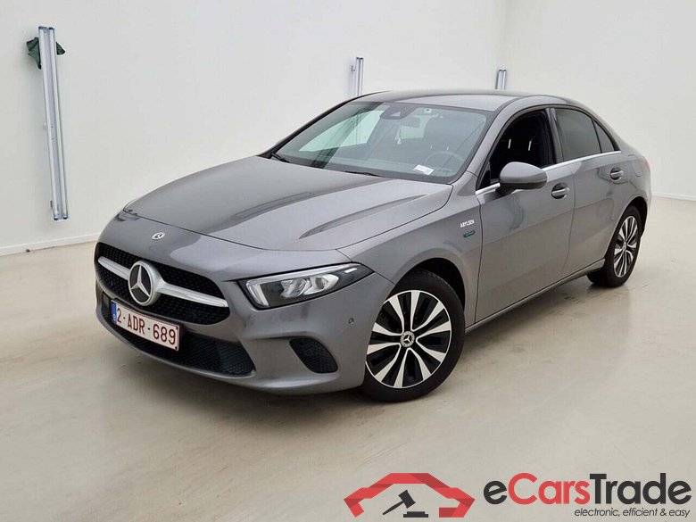 MERCEDES-BENZ A-KLASSE SEDAN 250E BUSINESS SOL. AUT