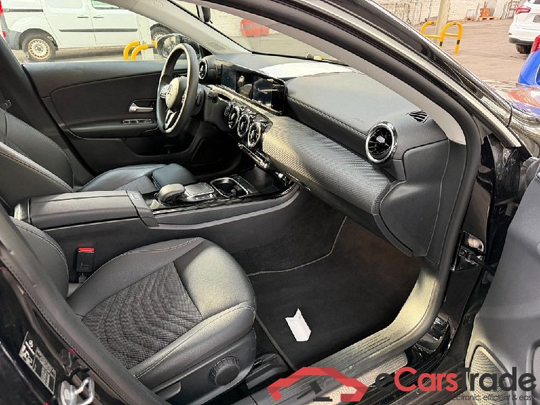 CLA -Klasse Shooting Brake CLA 180 (118.684) 1.3  AT7 E6d #4