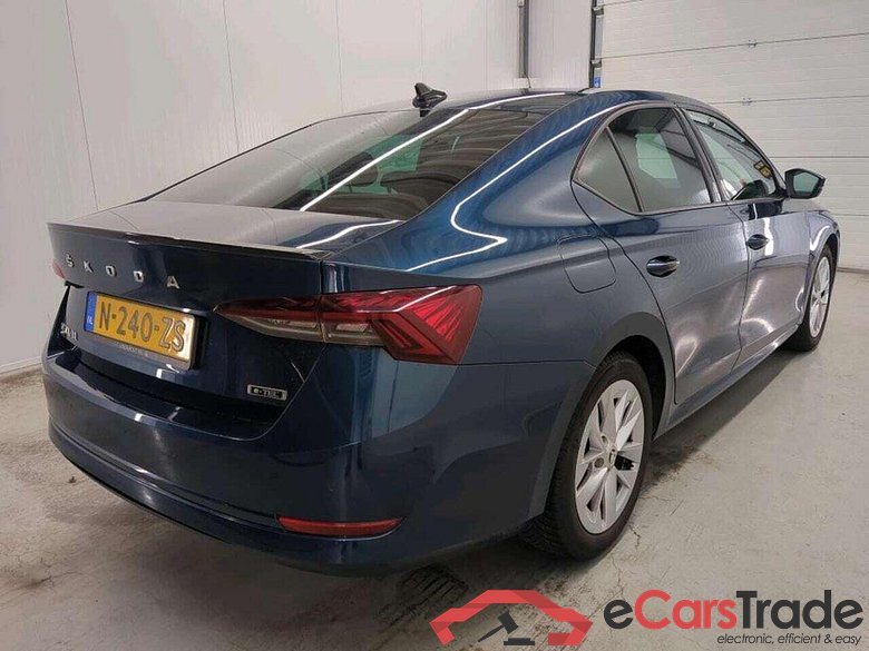 SKODA Octavia 1.0 e-TSI Sport Bns #2