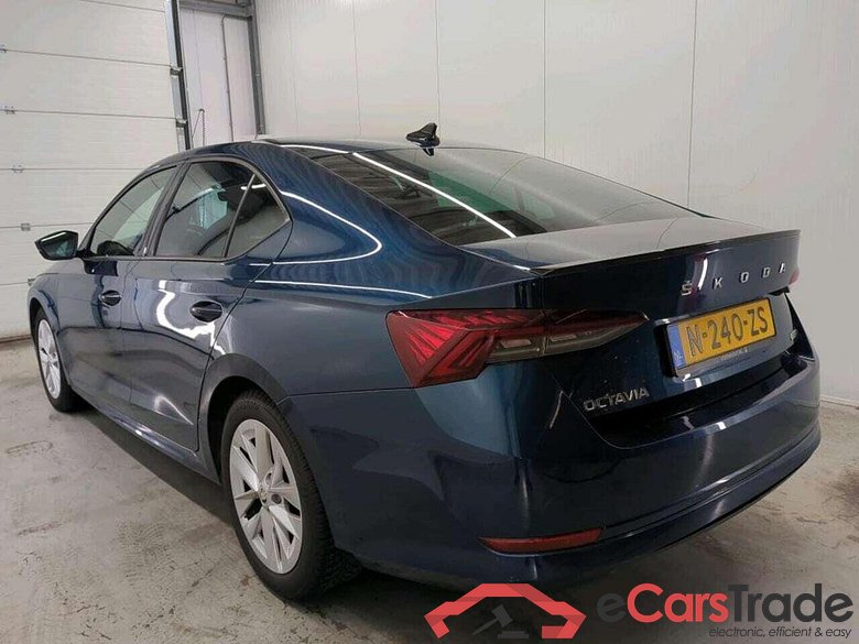 SKODA Octavia 1.0 e-TSI Sport Bns #6