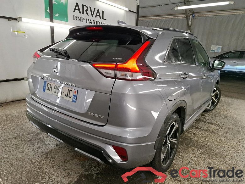 MITSUBISHI Eclipse Cross / 2020 / 5P / SUV 2.4 Twin Motor 4WD Intense Style #3