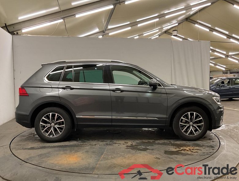 VOLKSWAGEN Tiguan 1.4 TSI ACT 110 kW (150 ch) 6 vitesses manuel #4